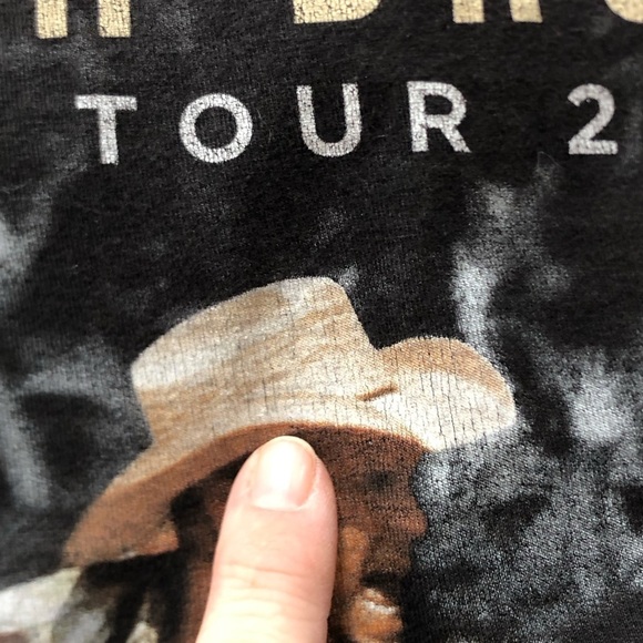 Black Graphic Garth Brooks World Tour Tee - Picture 12 of 13